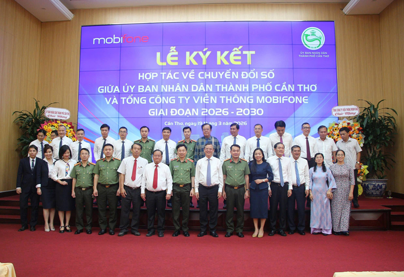 Thành phố Cần Thơ ký kết hợp tác, thúc đẩy chuyển đổi số toàn diện