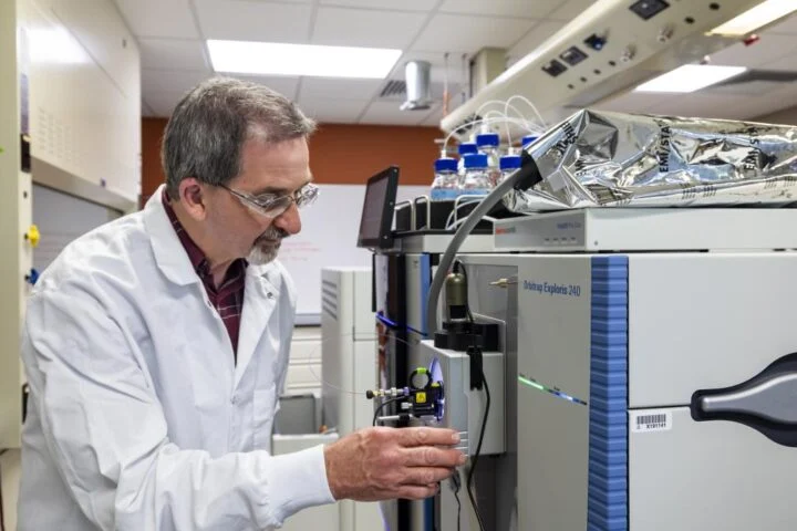 Các nhà khoa học phát hiện mã di truyền mới trong vi sinh vật, mở ra kỷ nguyên công nghệ sinh học